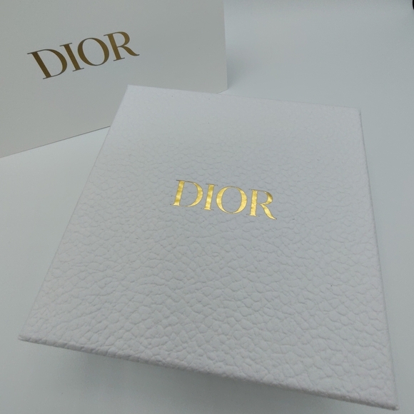 Dior Textured White Gift Box & Card Gold Logo 5x5 Hard Box Case Packaging NWOT - Picture 2 of 15